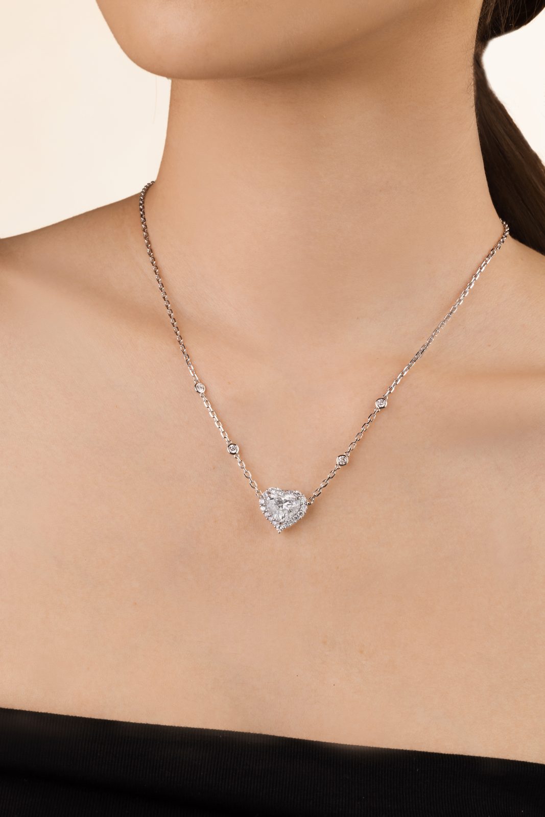 Heart-cut diamond pendant necklaces